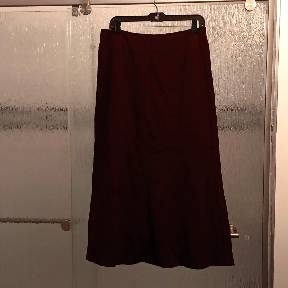 3/4 skirt burgundy  size 10 NYCC